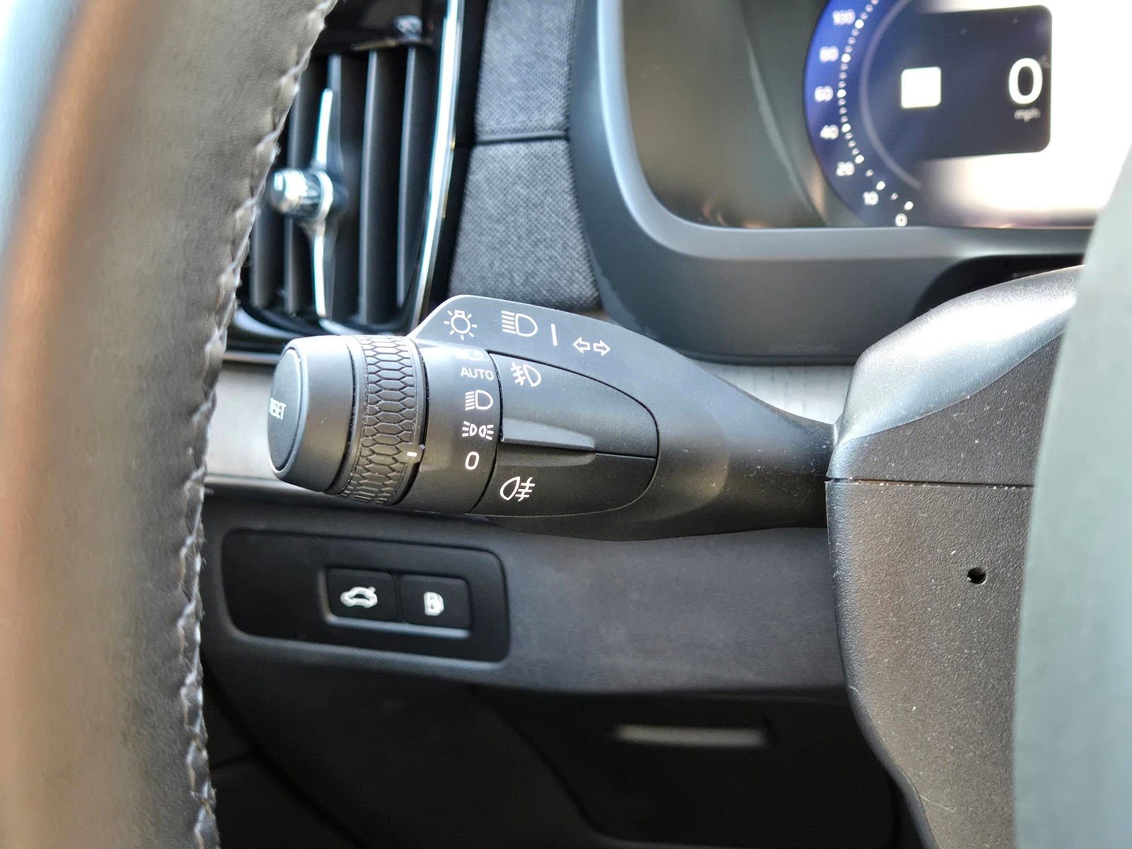 Certified 2025 Volvo XC90 T8 Ultra w/ Protection Package Premier image 20