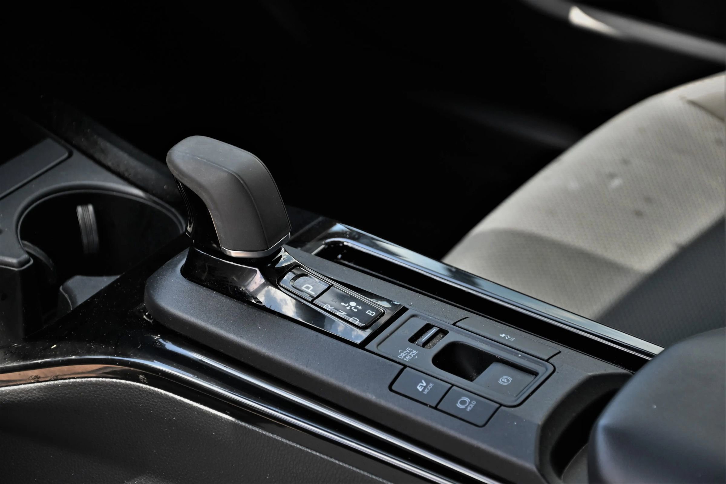 Used 2024 Toyota Prius XLE FWD image 10