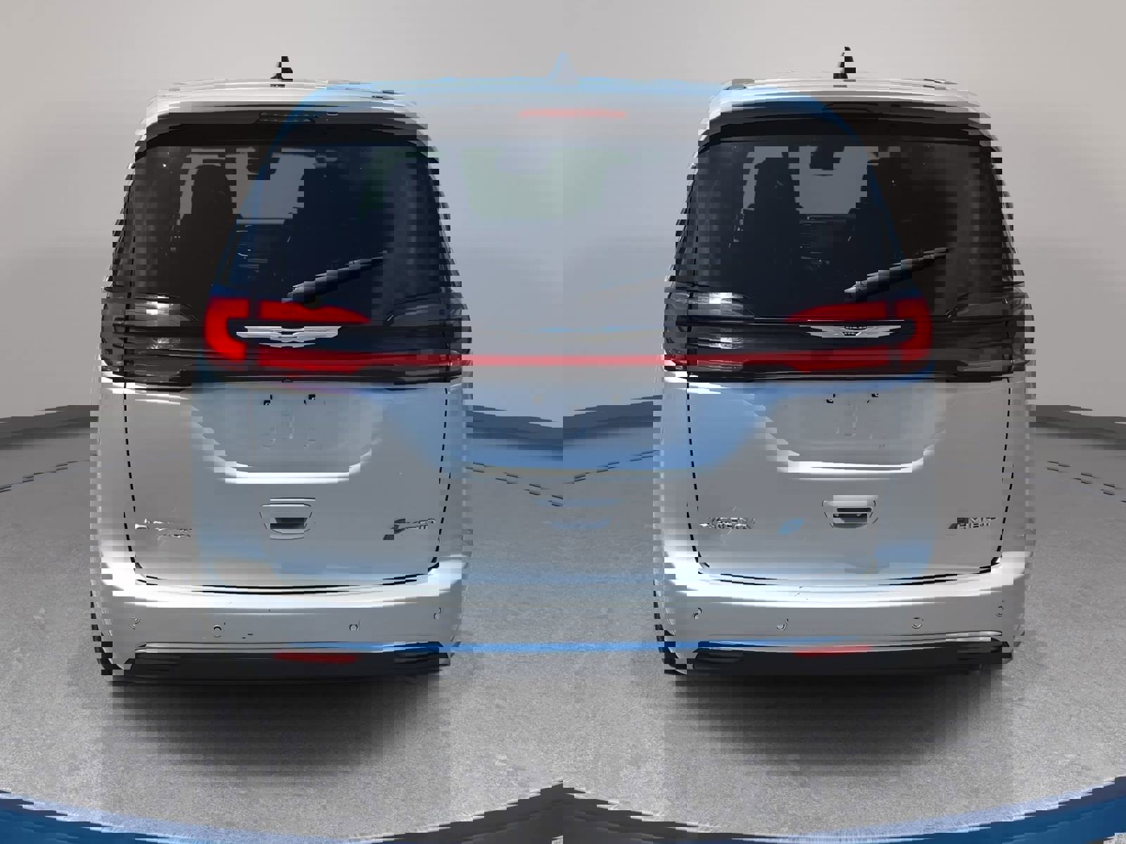 Used 2023 Chrysler Pacifica Touring-L FWD image 6