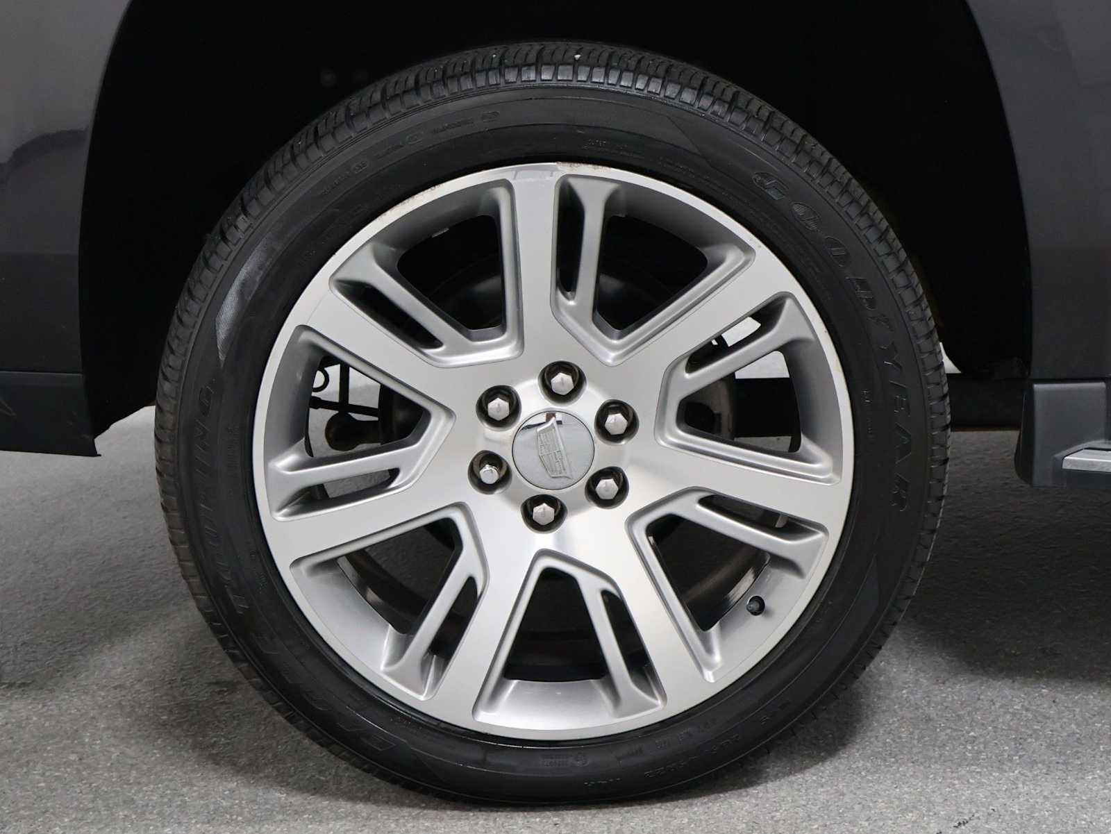 Used 2016 Cadillac Escalade ESV Luxury AWD/4WD image 36