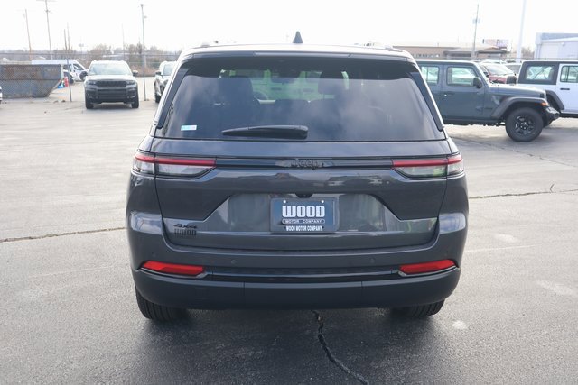 New 2025 Jeep Grand Cherokee Altitude image 21