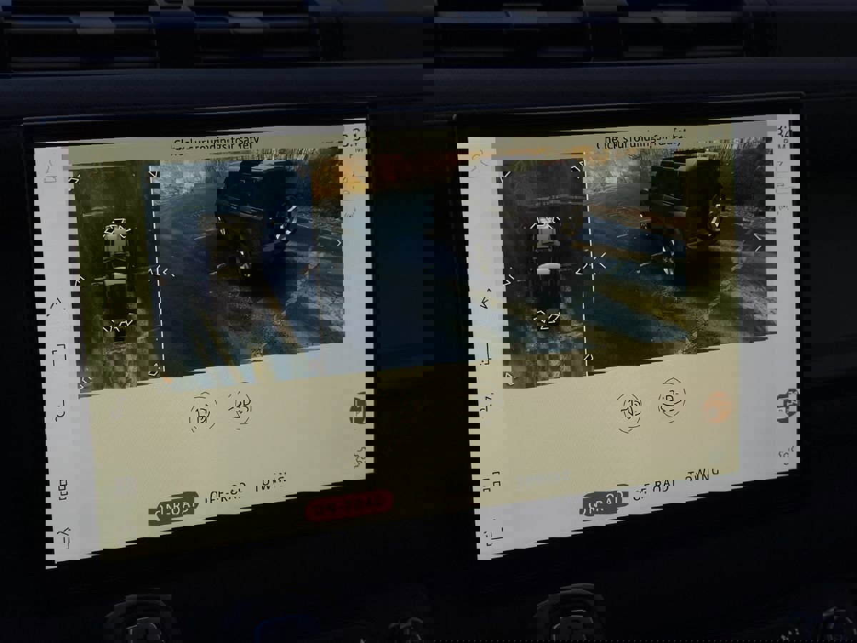 Used 2023 Land Rover Defender 110 75th Limited Edition image 44