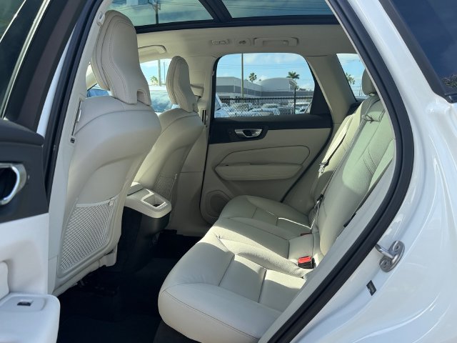 Certified 2024 Volvo XC60 B5 Plus w/ Protection Package AWD/4WD image 11