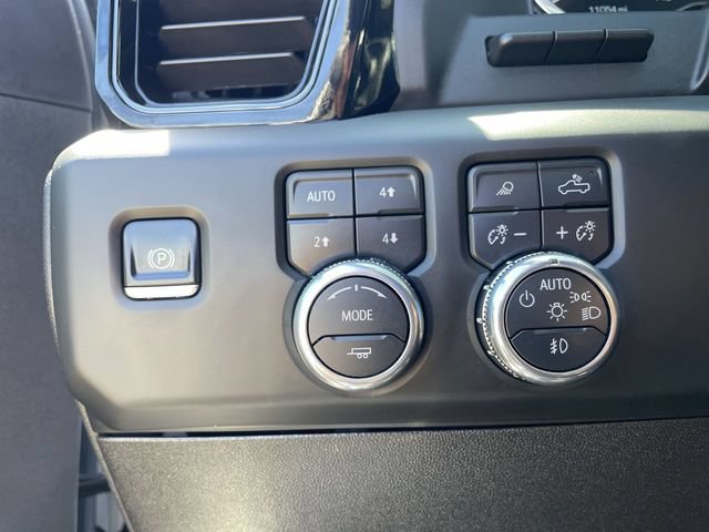 Used 2025 GMC Sierra 2500 AT4 w/ AT4 Premium Plus Package AWD/4WD image 18