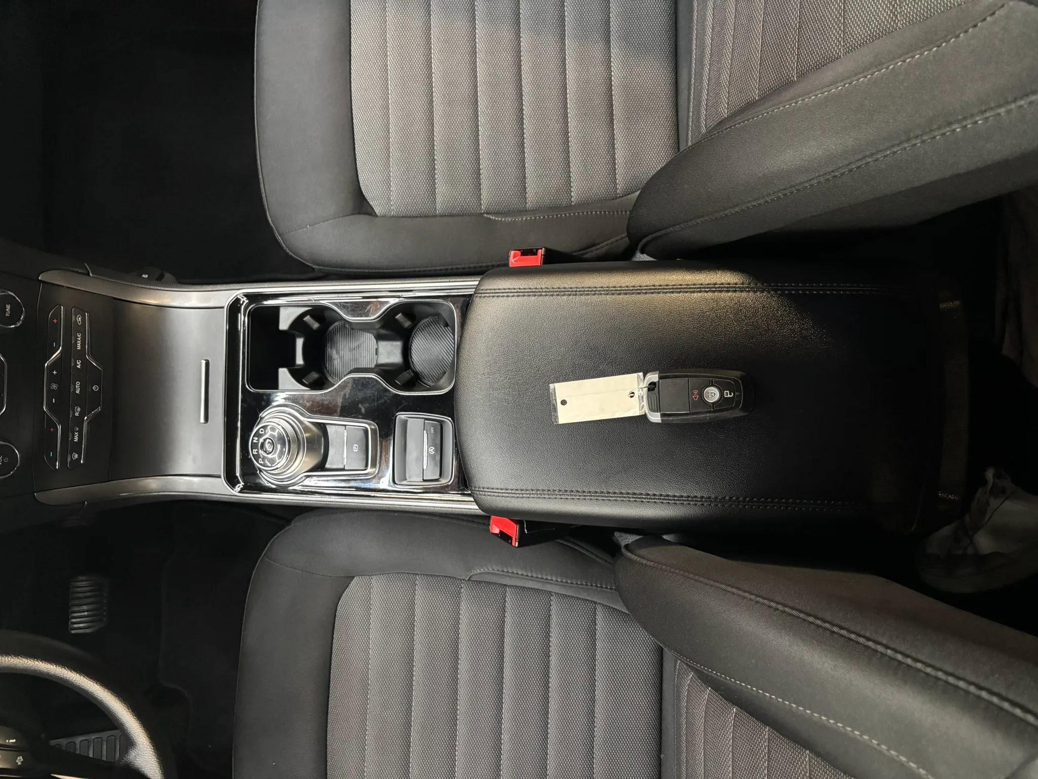 Used 2020 Ford Edge SE AWD/4WD image 22