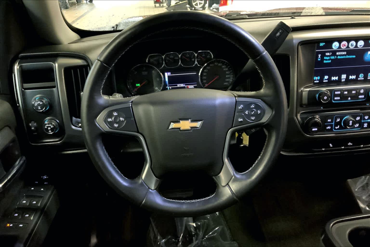 Used 2017 Chevrolet Silverado 1500 LT w/ All Star Edition AWD/4WD image 6
