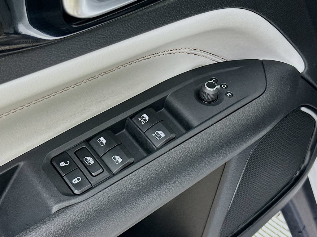Certified 2025 Jeep Compass Limited AWD/4WD image 26