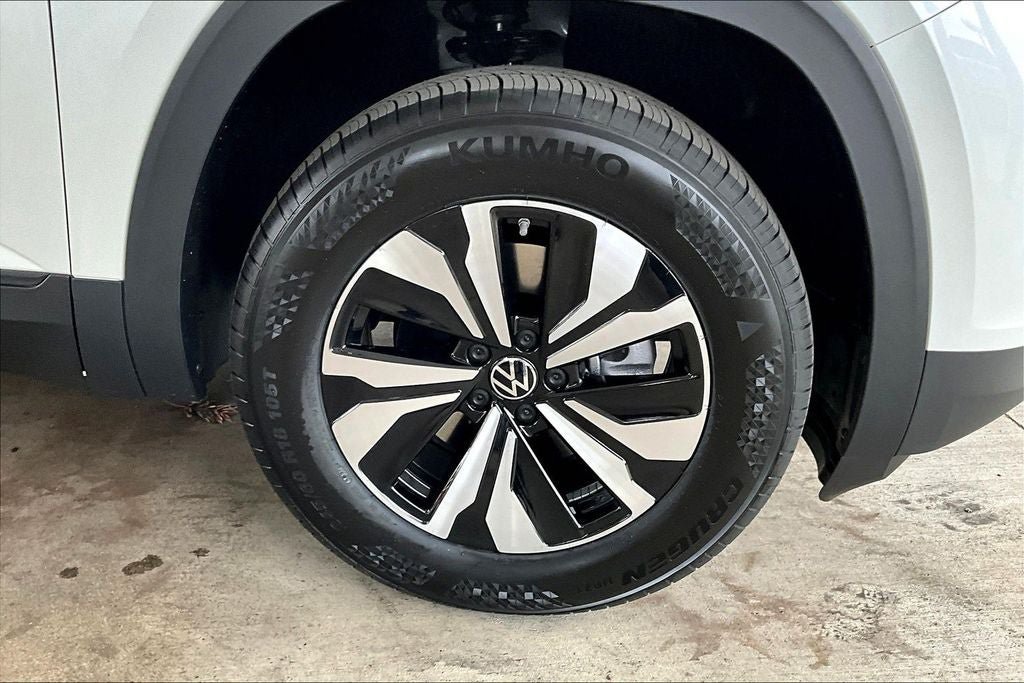 New 2026 Volkswagen Atlas SE FWD image 8
