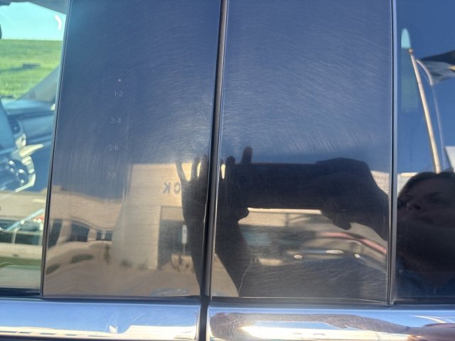 Used 2023 Ford Expedition Limited image 13