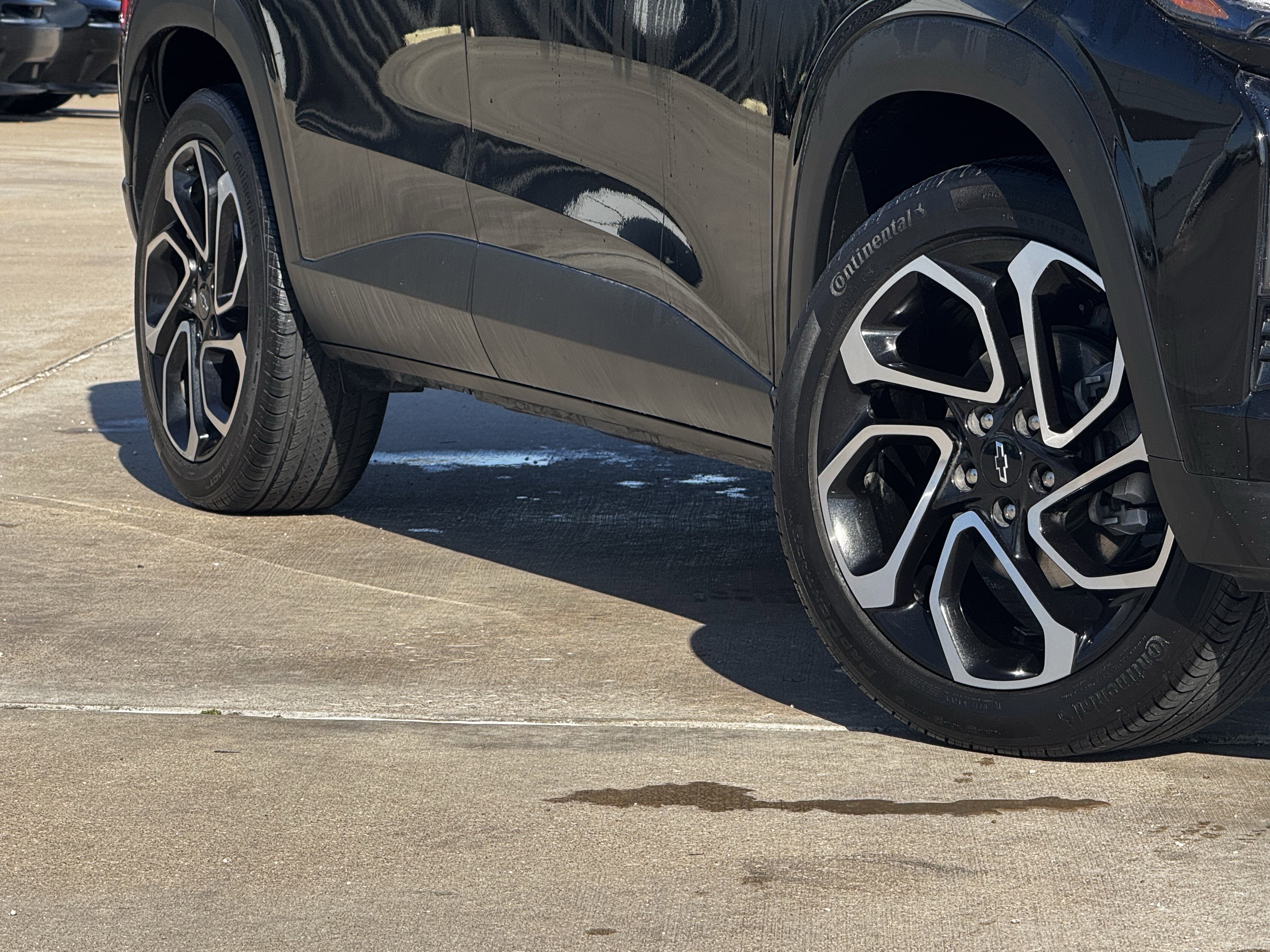 Used 2025 Chevrolet Trax RS w/ Driver Confidence Package image 13