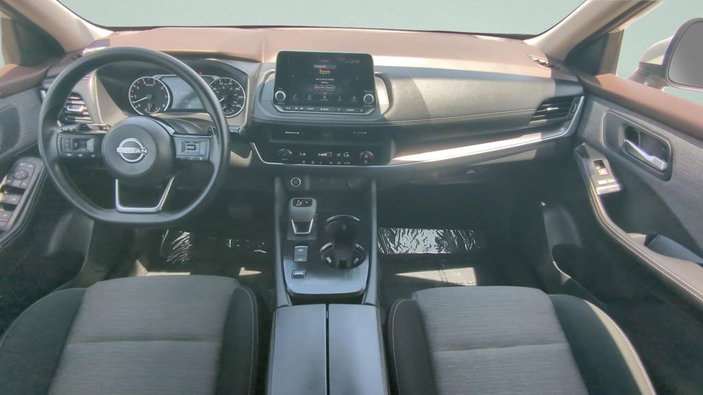 Certified 2023 Nissan Rogue SV FWD image 10