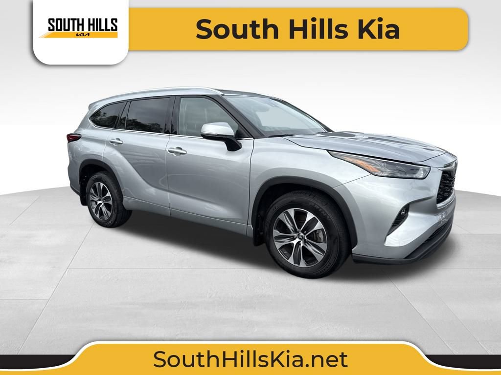 Used 2022 Toyota Highlander XLE