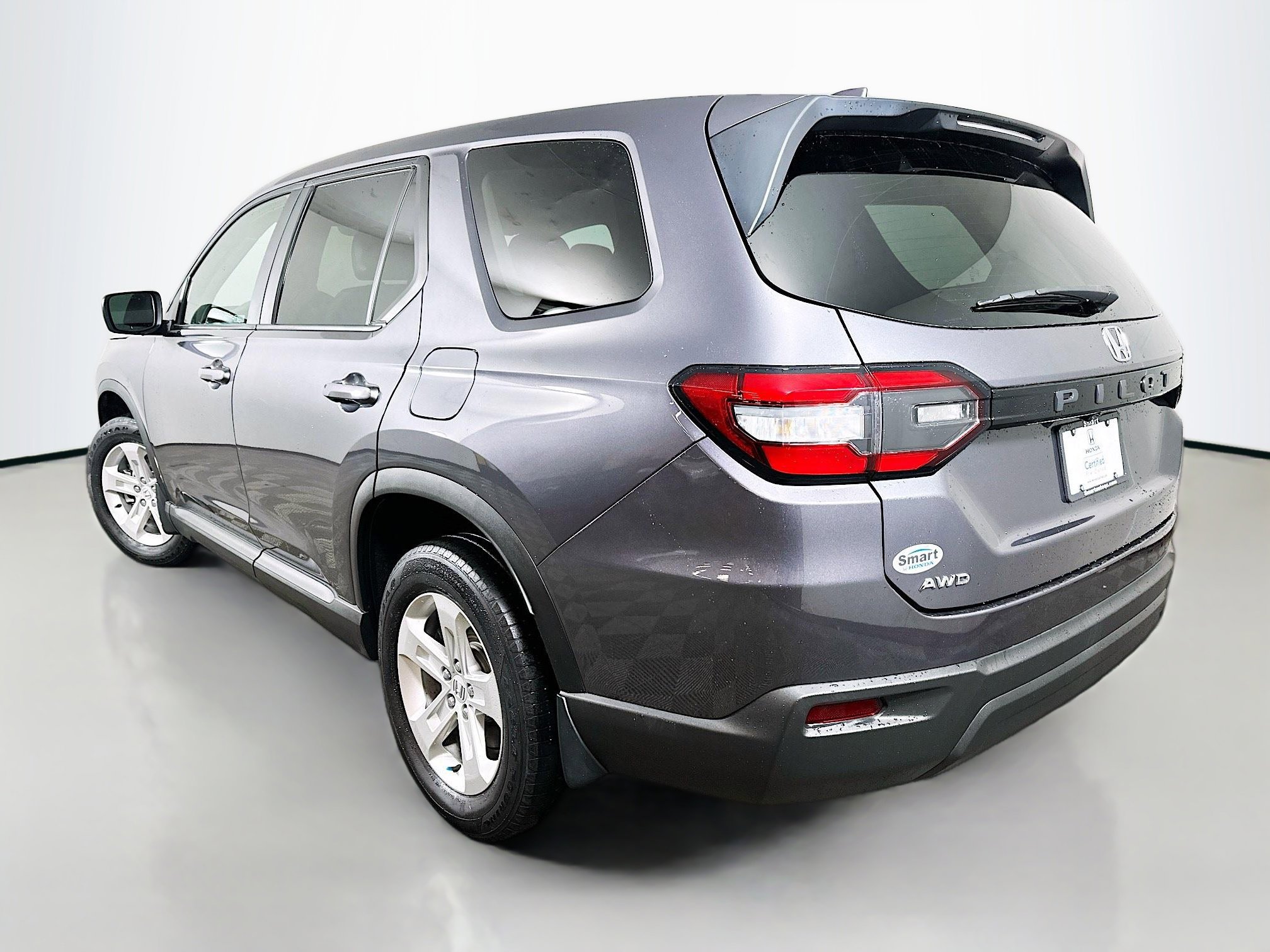 Used 2023 Honda Pilot LX image 5