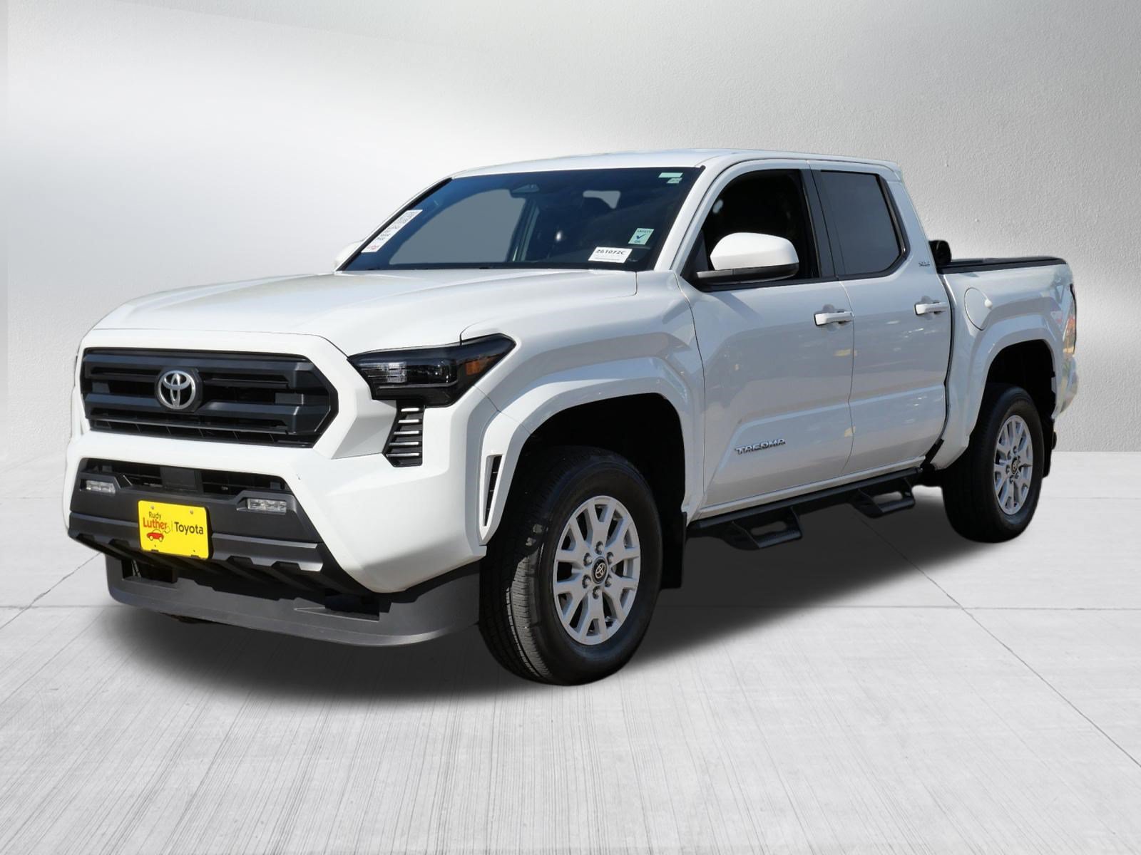 Certified 2024 Toyota Tacoma SR5 AWD/4WD image 3