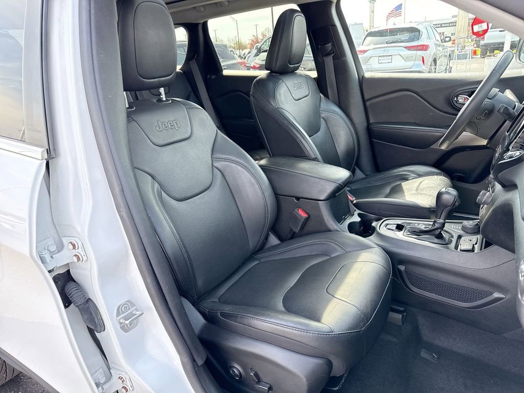 Used 2021 Jeep Cherokee Limited image 24