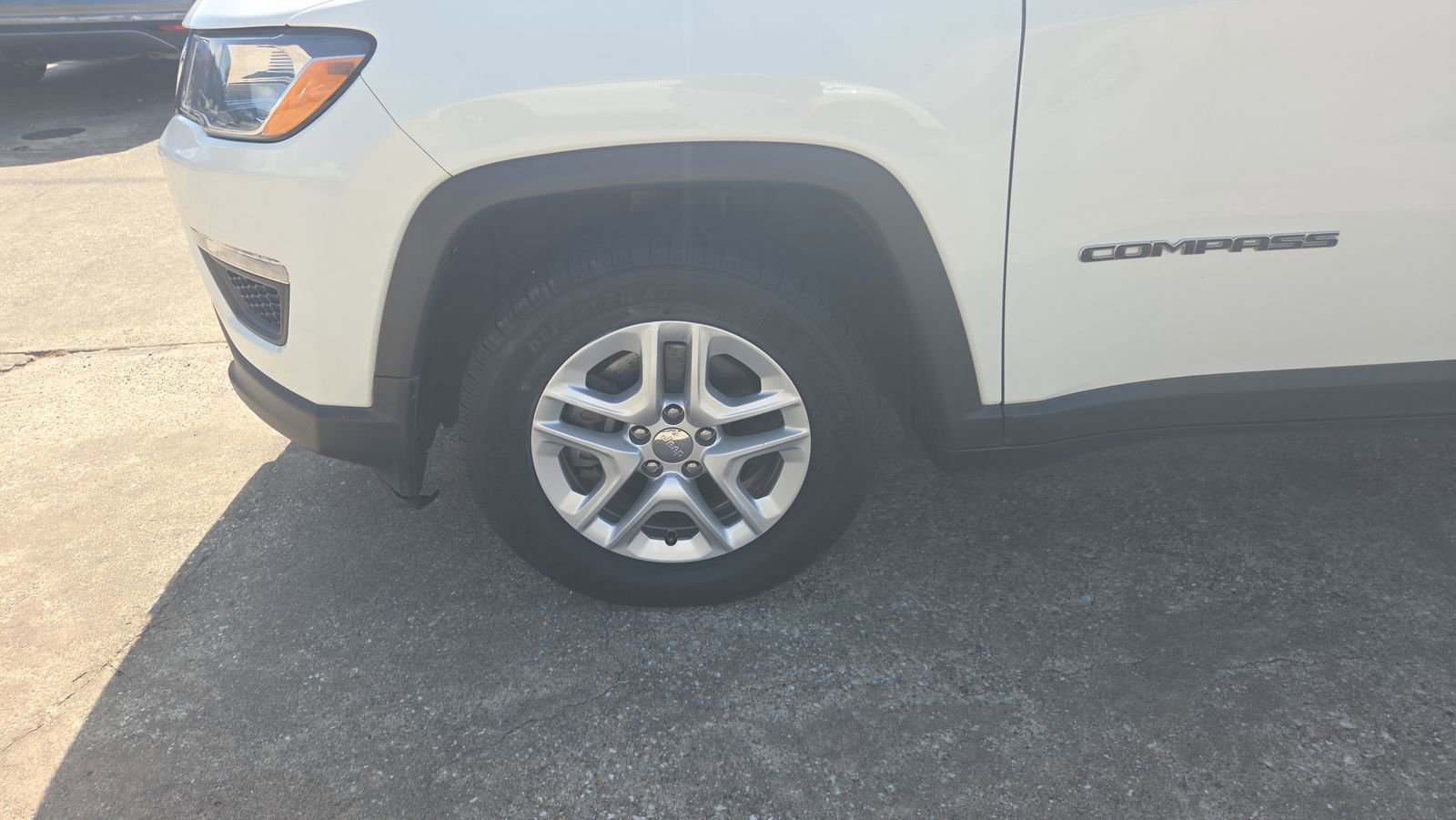 Used 2021 Jeep Compass Sport FWD image 16