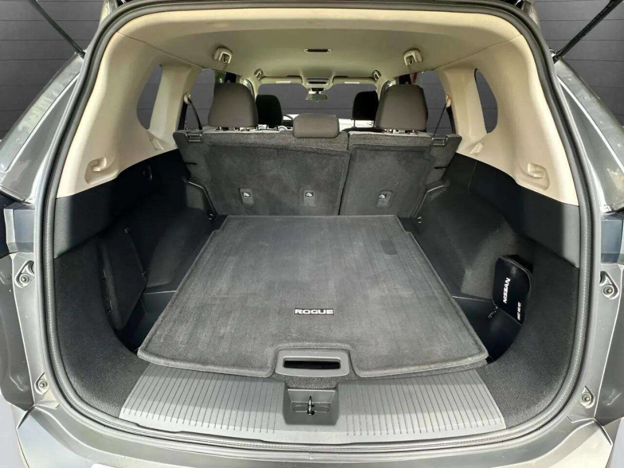 Used 2021 Nissan Rogue SV AWD/4WD image 25
