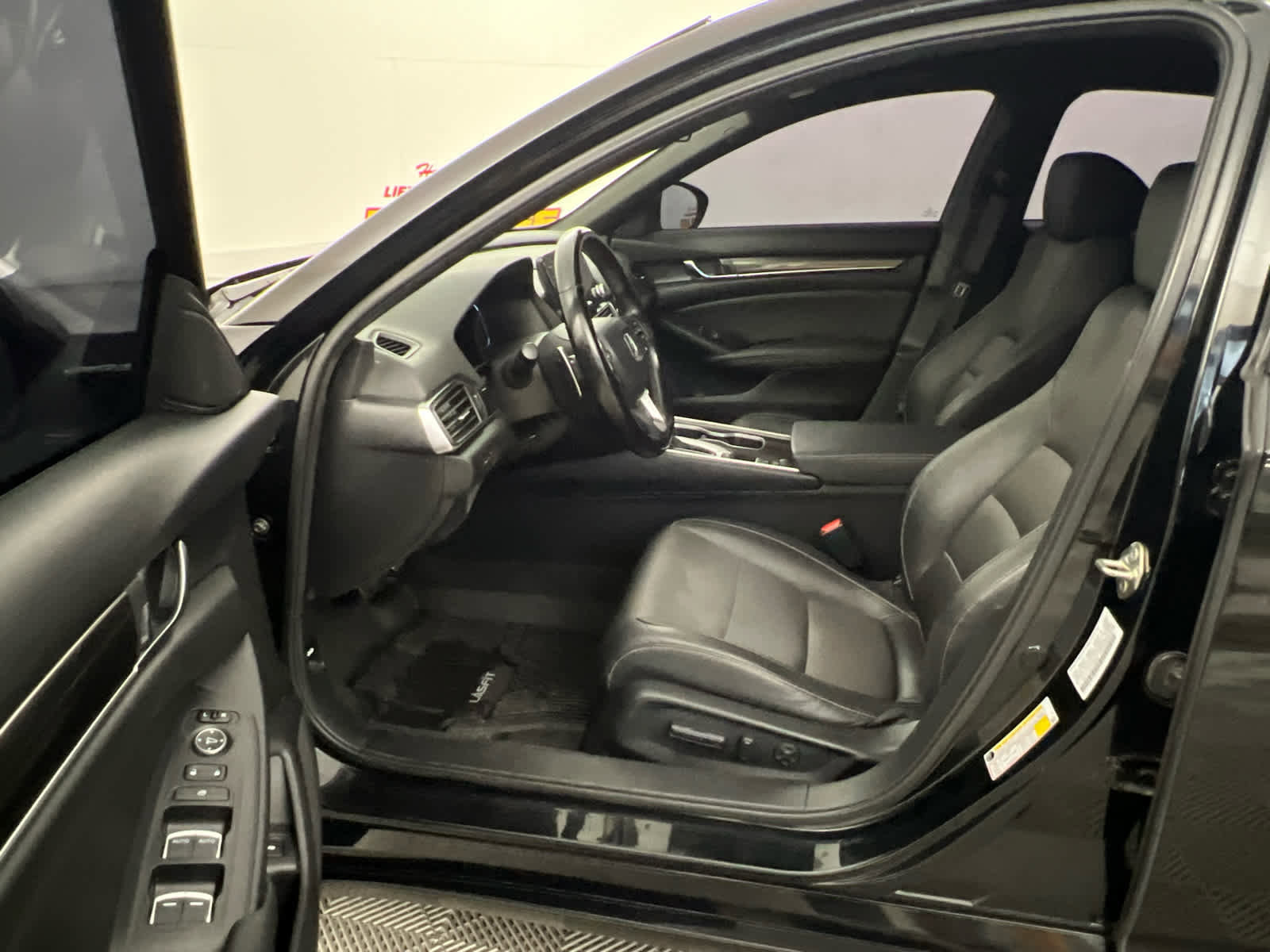 Used 2019 Honda Accord Sport image 15
