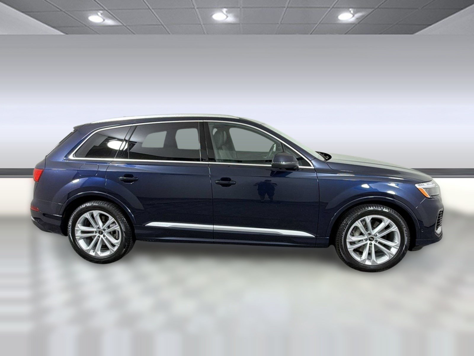 Certified 2025 Audi Q7 3.0T Prestige AWD/4WD image 8