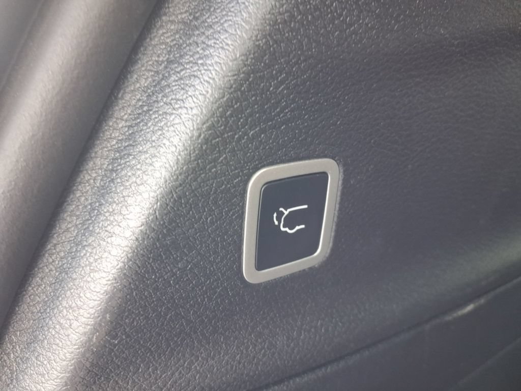 Used 2025 Chrysler Pacifica Select FWD image 12