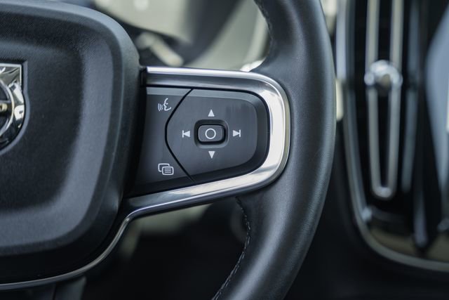 Used 2025 Volvo XC40 B5 Plus AWD/4WD image 32
