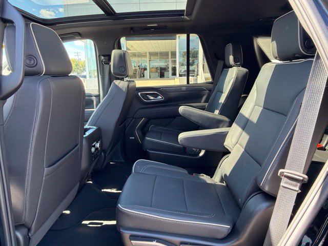 Certified 2023 GMC Yukon SLT w/ SLT Luxury Package AWD/4WD image 27