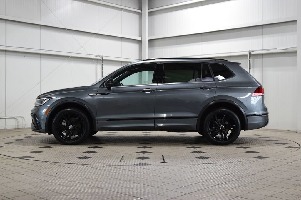 Used 2023 Volkswagen Tiguan SE R-Line AWD/4WD image 4