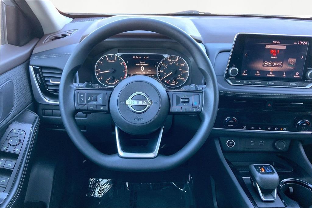 Used 2022 Nissan Rogue SV image 8