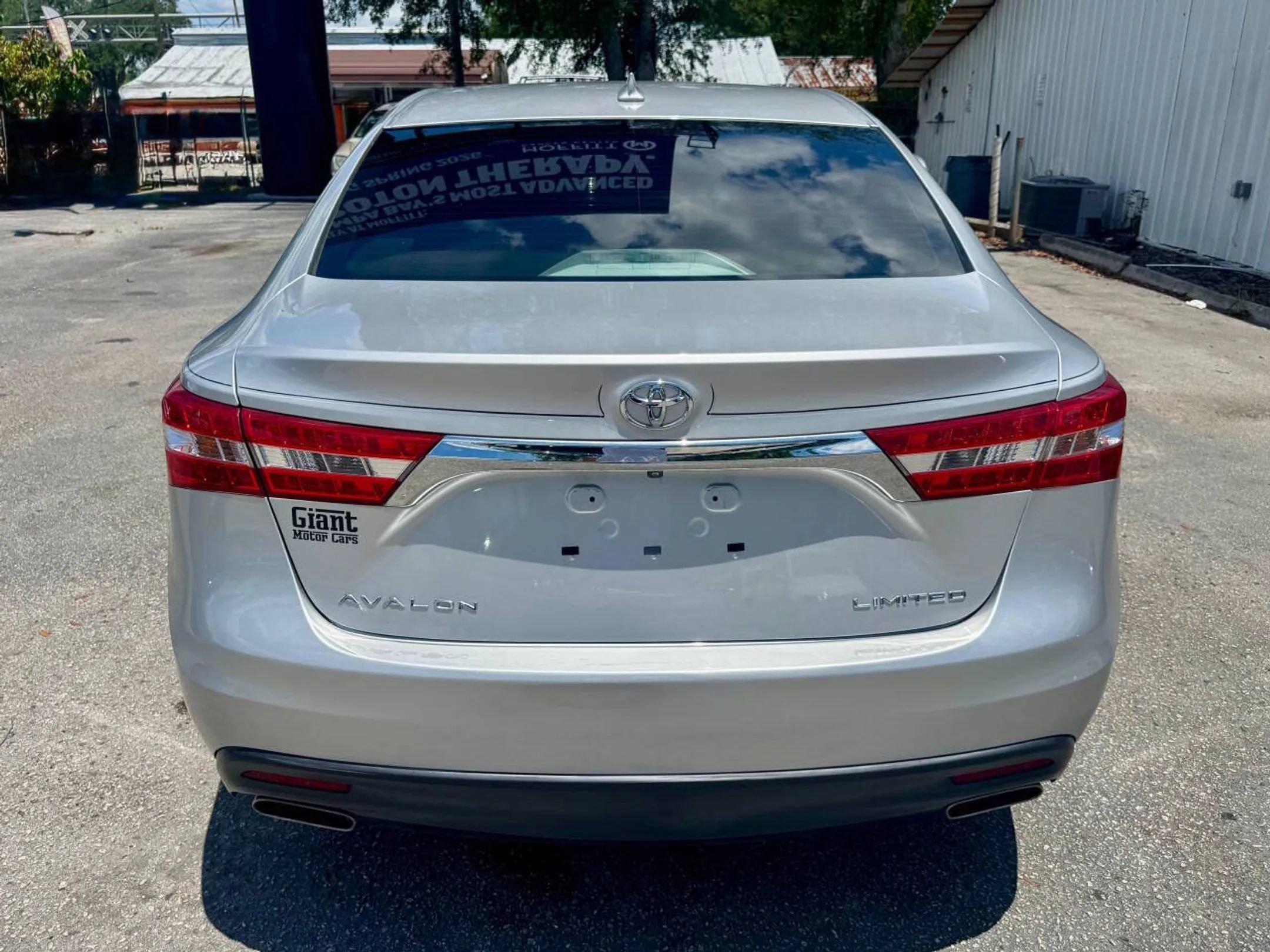 Used 2014 Toyota Avalon Limited w/ Technology Package FWD image 7