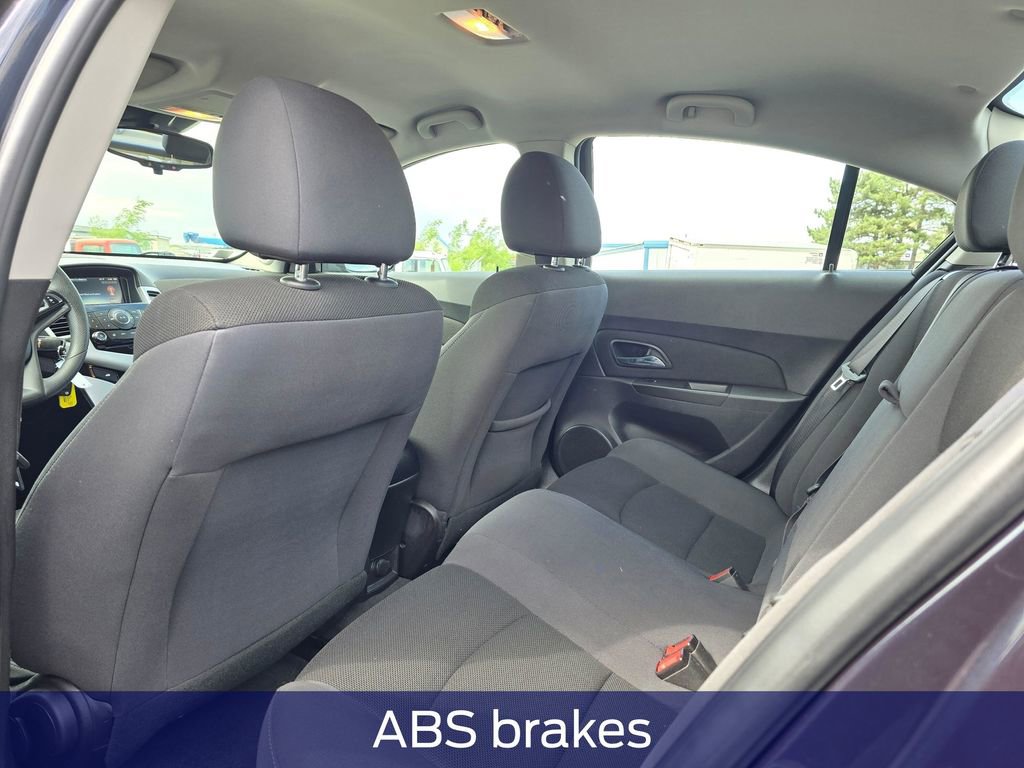 Used 2016 Chevrolet Cruze LT w/ Technology Package FWD image 14