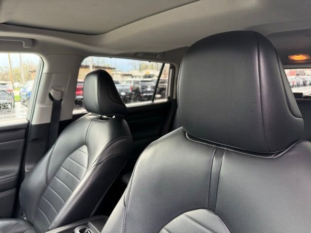 Used 2021 Toyota Highlander XLE image 9
