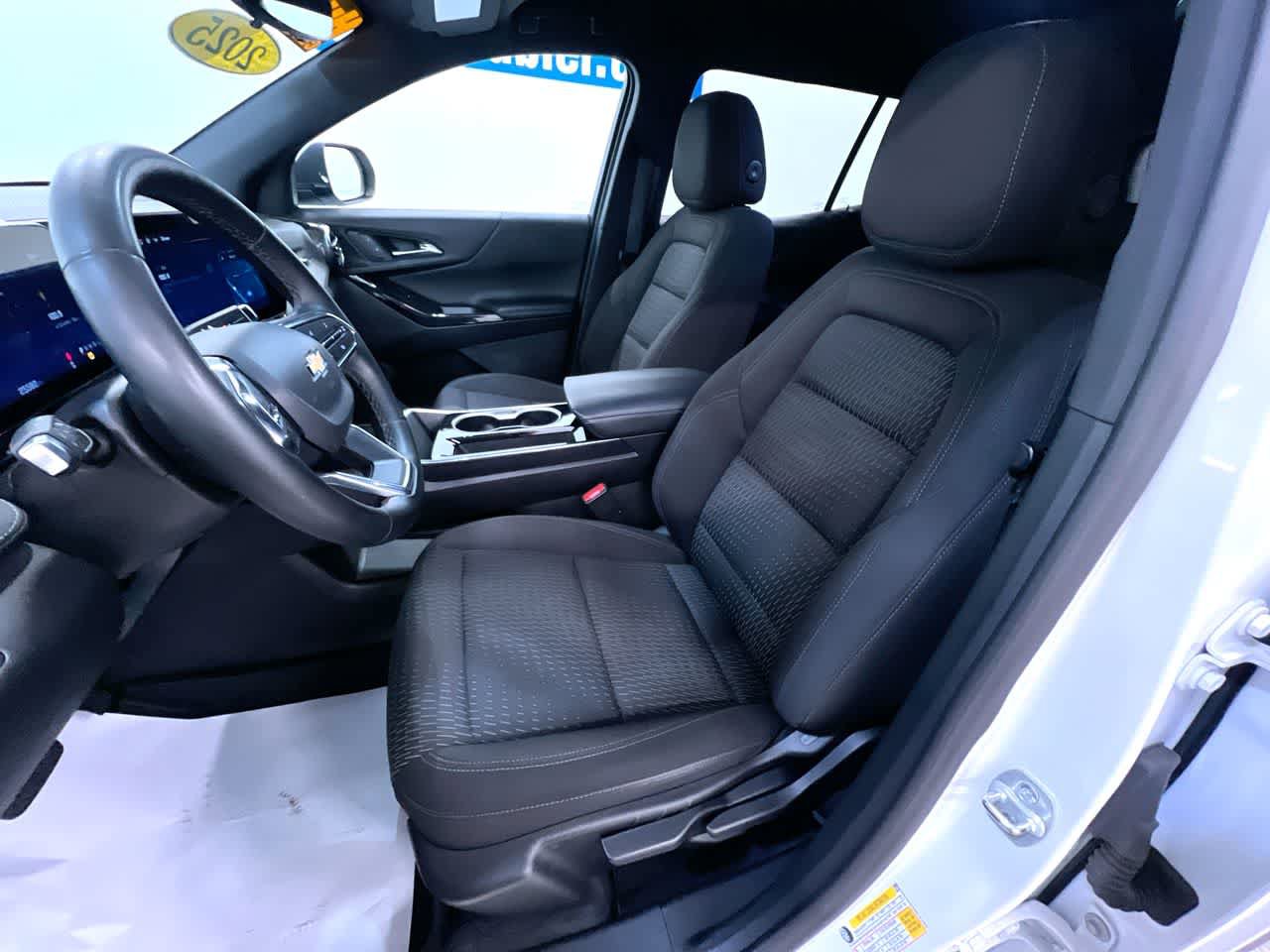 Used 2025 Chevrolet Equinox LT w/ Safety and Technology Package AWD/4WD image 14