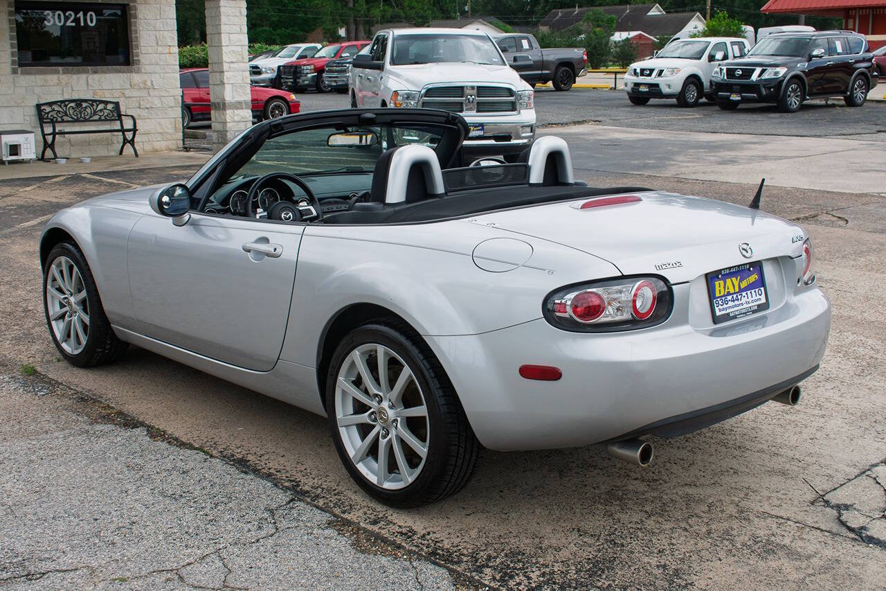 Used 2008 MAZDA MX-5 Miata Touring RWD image 4