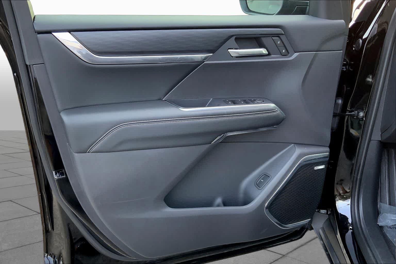 New 2025 GMC Acadia Elevation FWD image 10