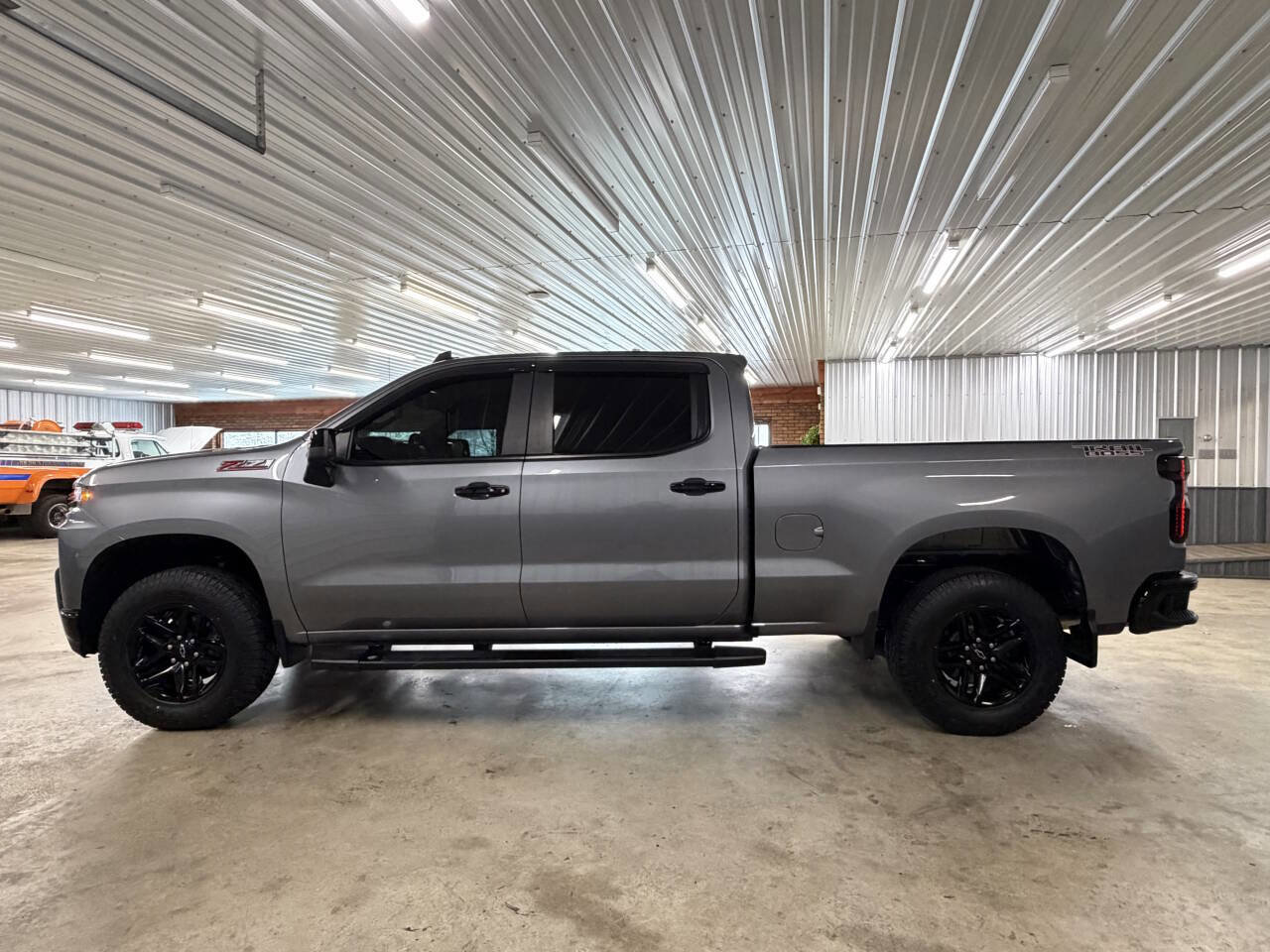 Used 2021 Chevrolet Silverado 1500 LT Trail Boss w/ Convenience Package II image 2