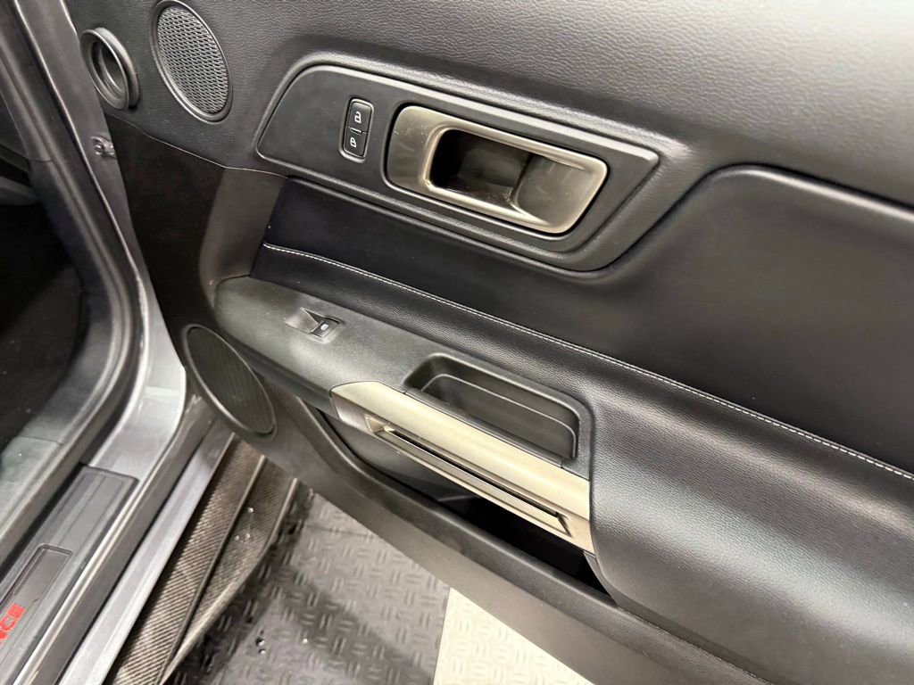 Used 2021 Ford Mustang Shelby GT500 w/ Carbon Fiber Track Pack image 18