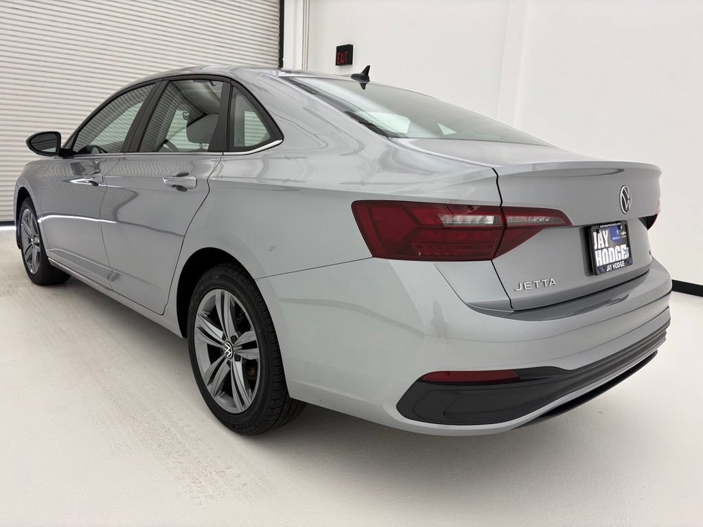 Used 2024 Volkswagen Jetta SE FWD image 18