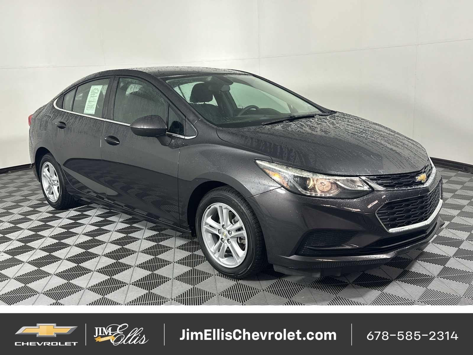 Used 2017 Chevrolet Cruze LT w/ Convenience Package FWD image 3