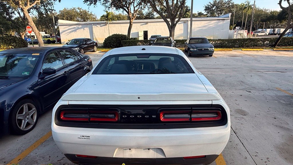 Used 2019 Dodge Challenger SXT RWD image 9