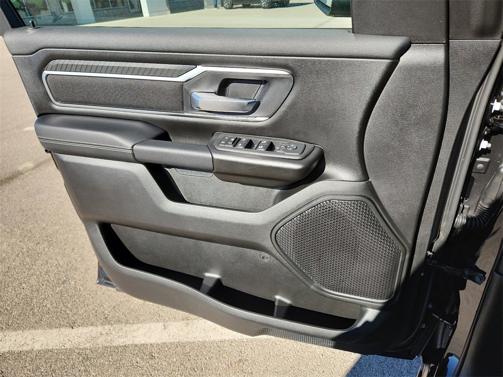 New 2026 RAM 1500 4x4 Crew Cab image 18