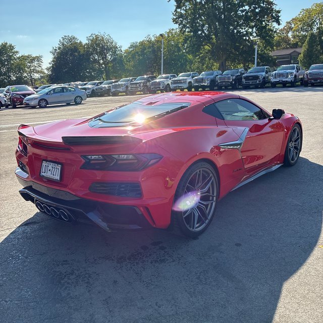 Used 2025 Chevrolet Corvette Z06 image 3