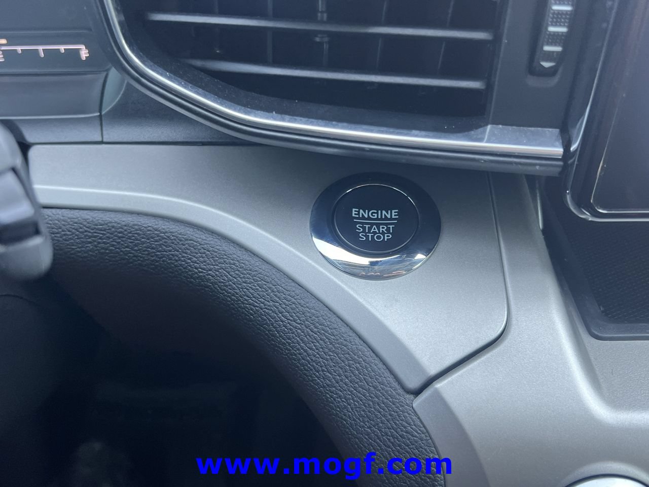 Used 2022 Ford Explorer XLT w/ Equipment Group 202A AWD/4WD image 9