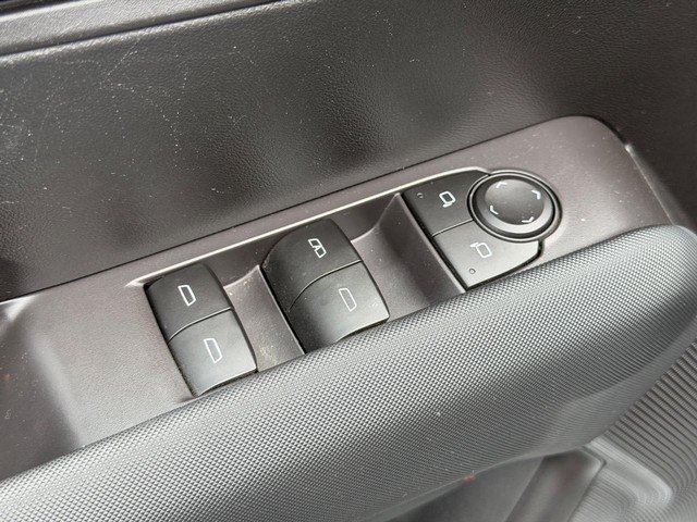 Used 2023 Chevrolet Colorado Z71 w/ Z71 Convenience Package 2 AWD/4WD image 17