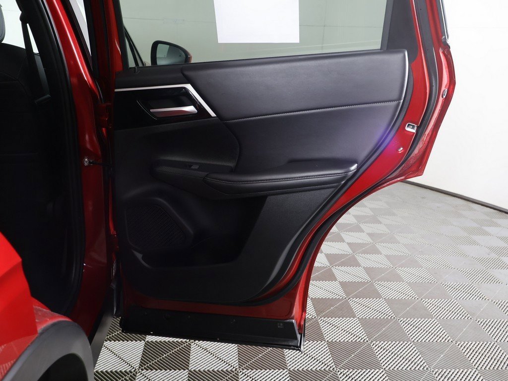 Used 2024 Mitsubishi Outlander SE image 25