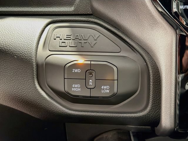 Used 2025 RAM 2500 Laramie AWD/4WD image 14