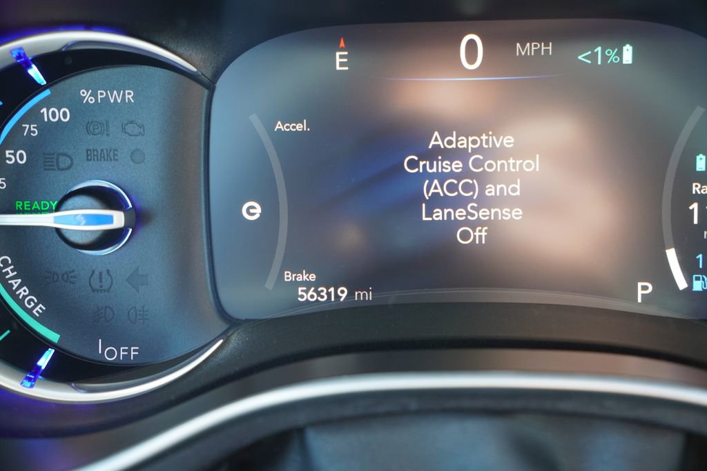 Certified 2024 Chrysler Pacifica Limited FWD image 38
