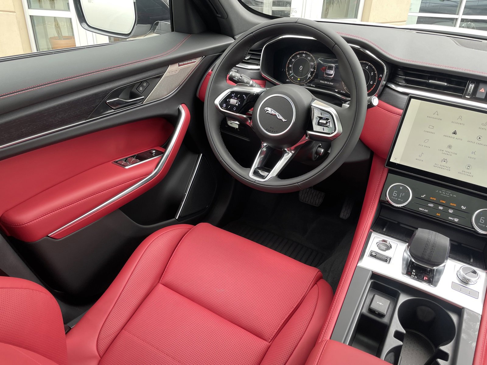 New 2025 Jaguar F-PACE R-Dynamic S image 28