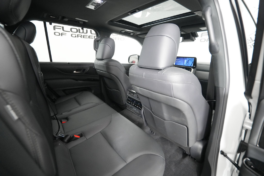 Certified 2025 Lexus LX 700h Overtrail AWD/4WD image 18