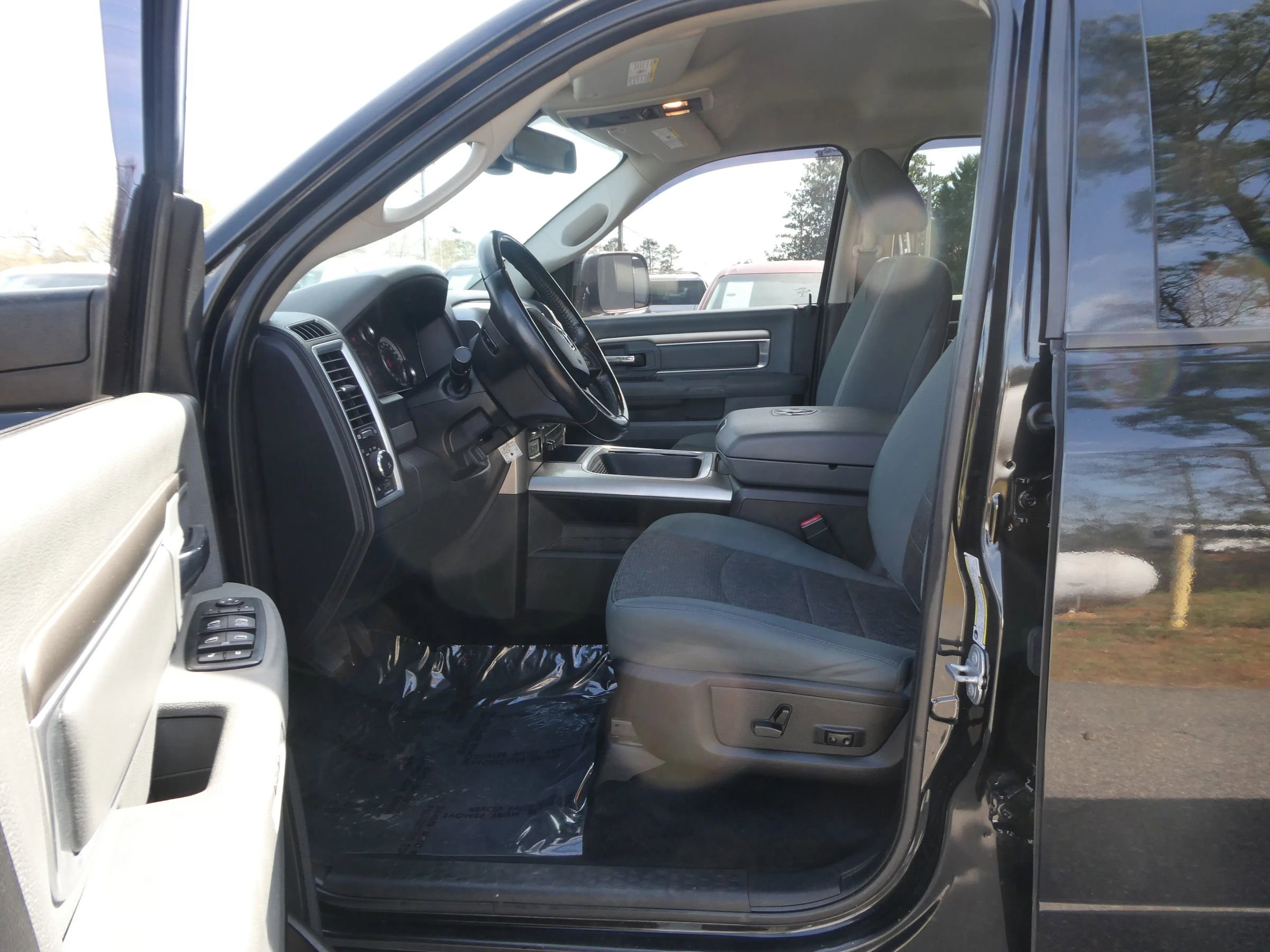 Used 2018 RAM 1500 Big Horn image 12