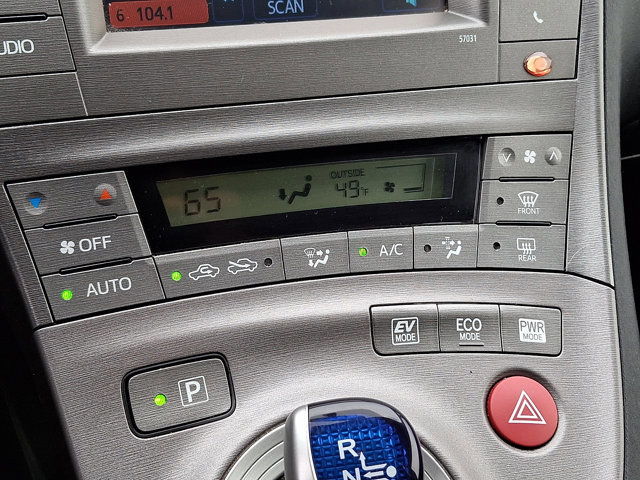 Used 2014 Toyota Prius Two image 15